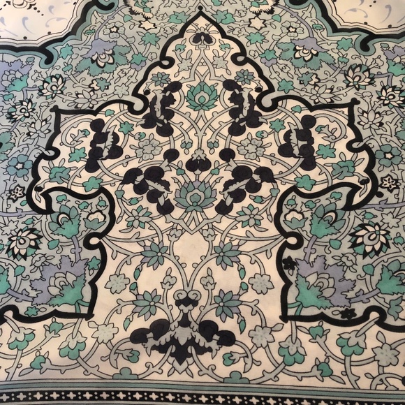 BEAUTIFUL SLEEVELESS PRINT TOP💙🤍💚 - Picture 4 of 5